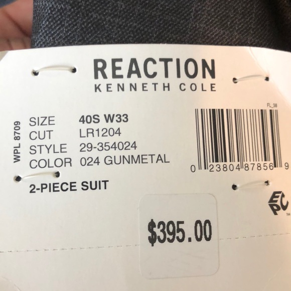 « SOLD »Kenneth Cole, Gray Shark skin suit. - Picture 6 of 8